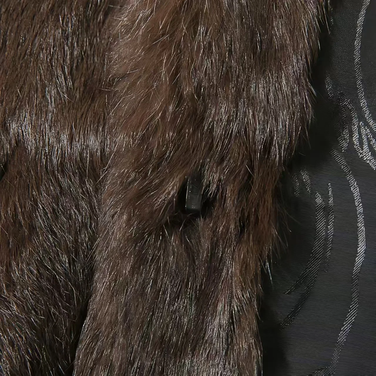 Женская осенне-зимняя короткая куртка из натурального кроличьего меха - Фотография_6