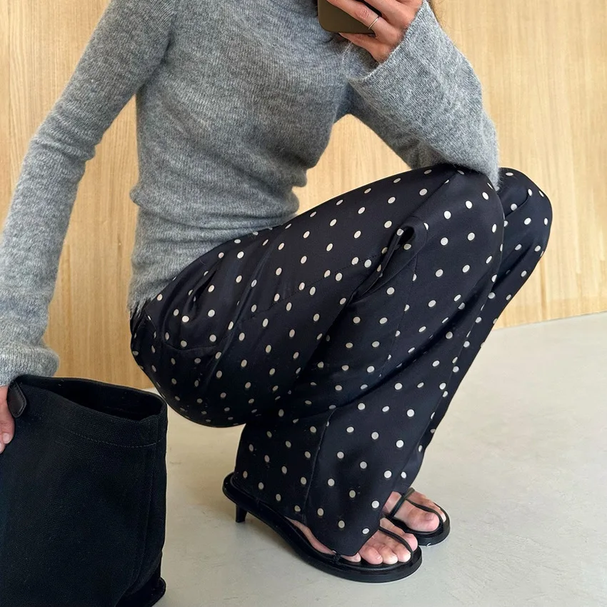 Новые свободные и удобные длинные прямые брюки в горошек - Фотография_3