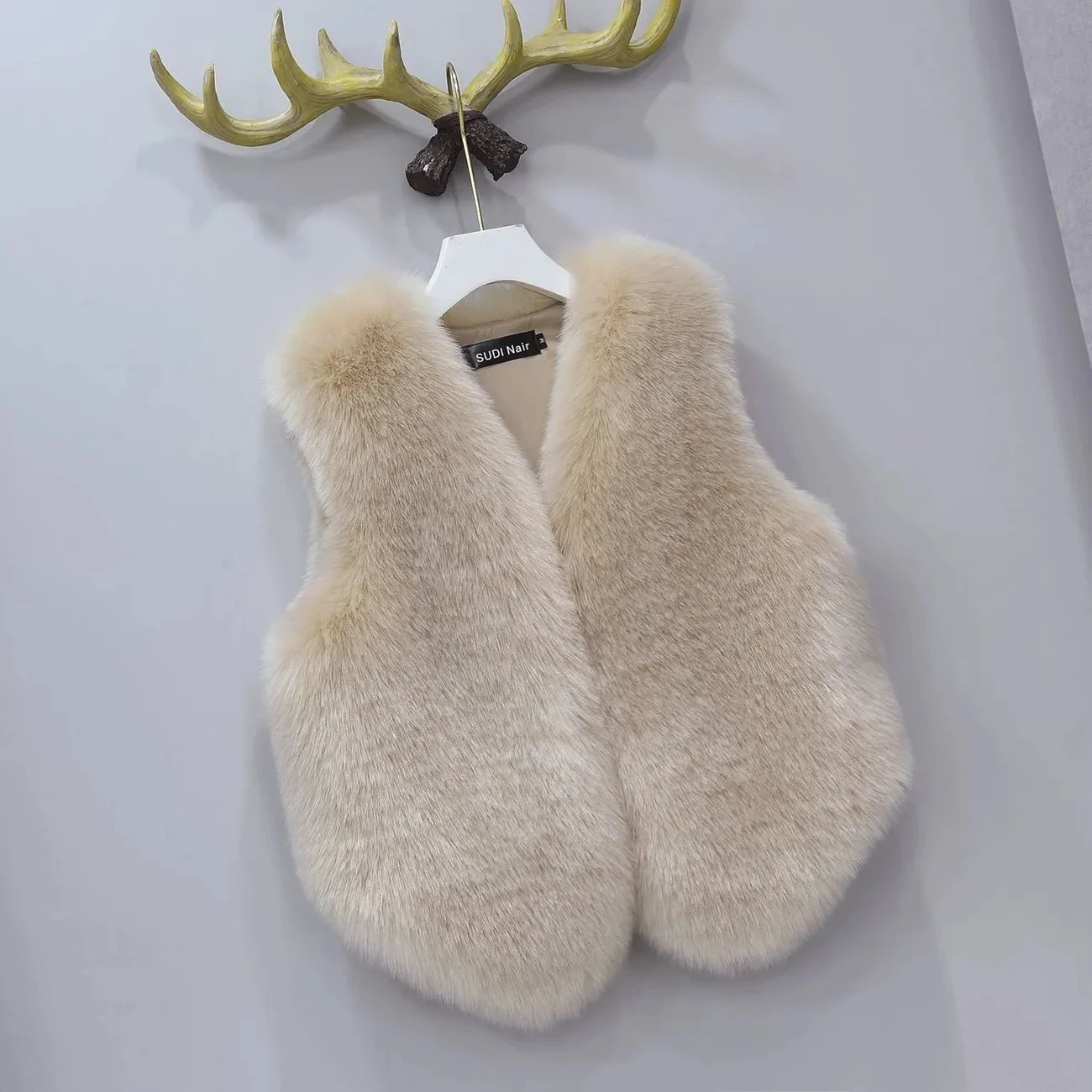 Женский меховой жилет - Фотография_3