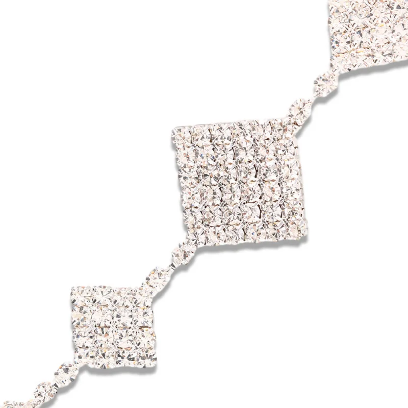 Женская цепочка на грудь с геометрическим ромбом и стразами - Фотография_4