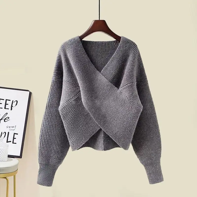 Женский осенне-зимний свитер с крестом - Фотография_5