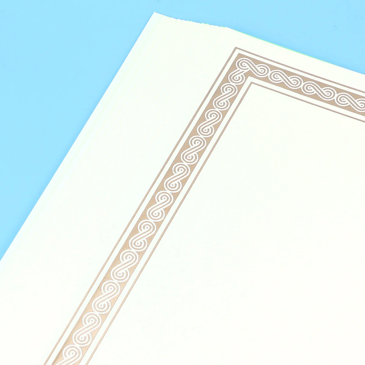 Бумага формата а4 с золотой каймой - Фотография_3