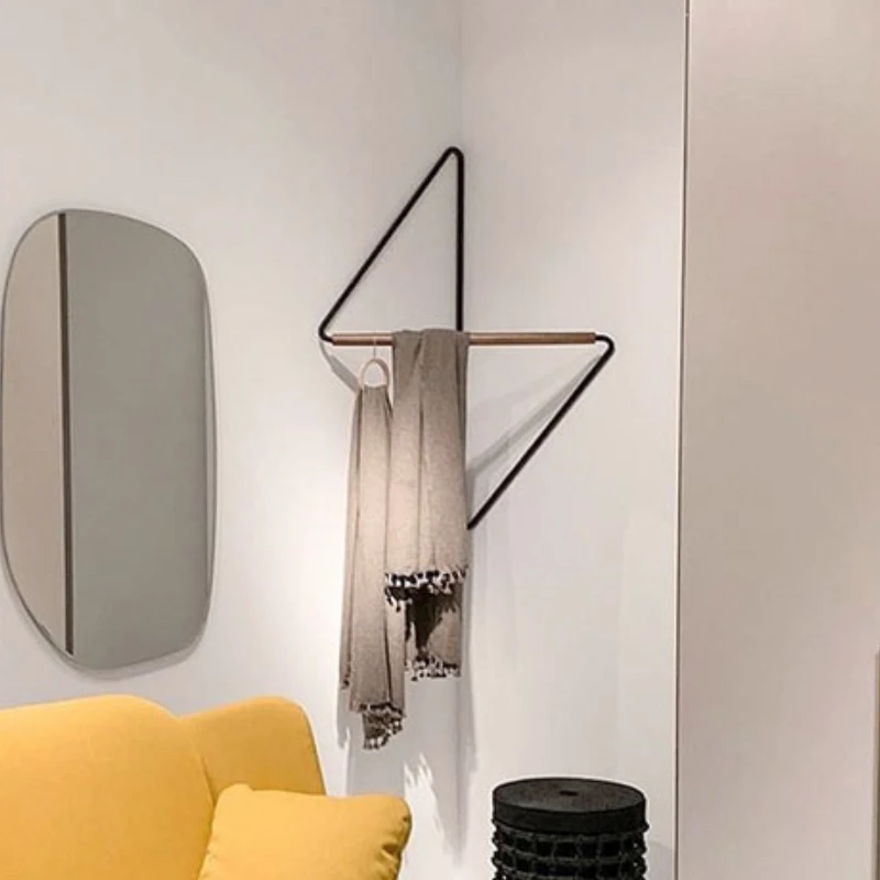 Настенная вешалка из скандинавского дерева