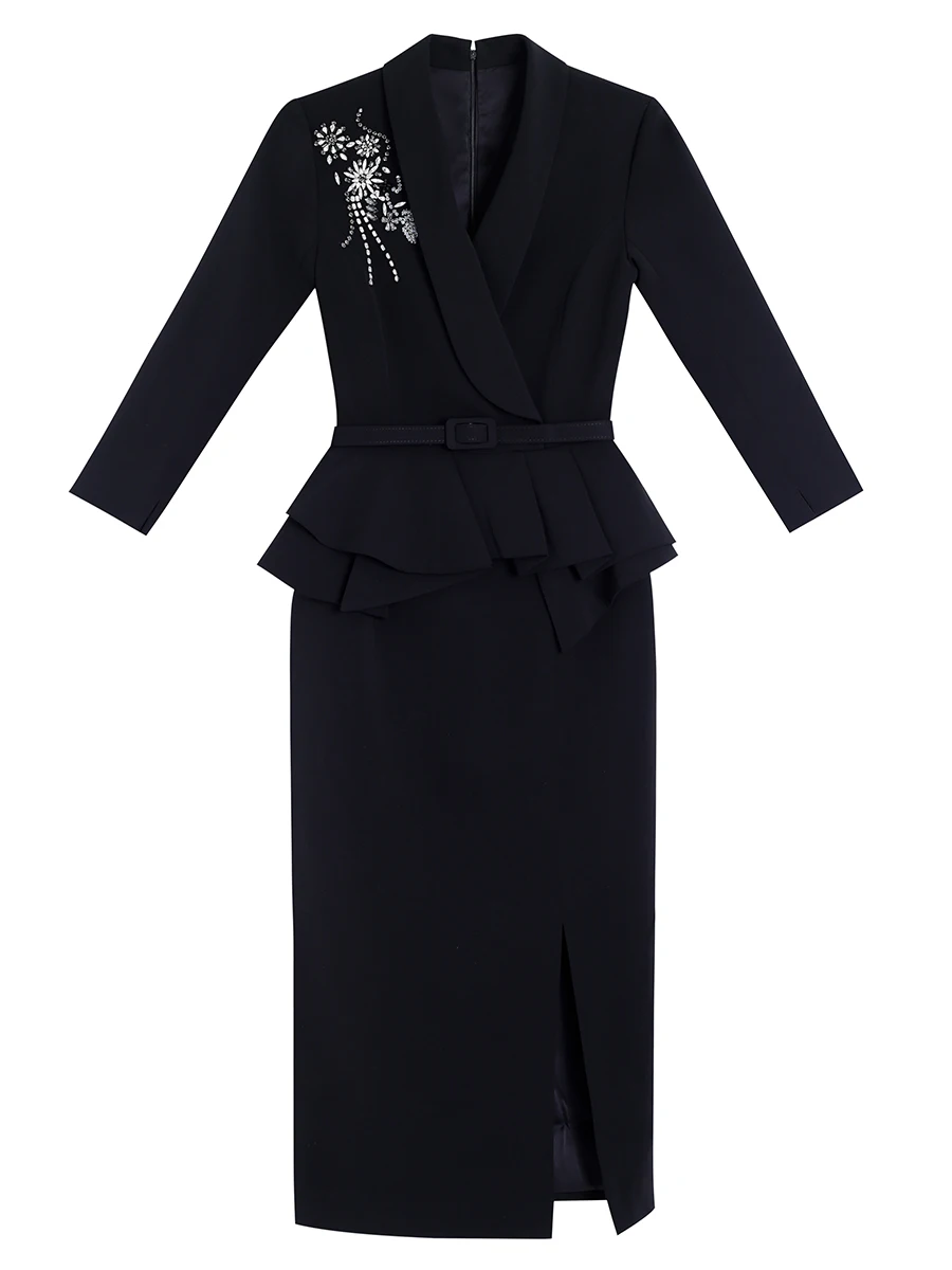 Вечернее платье с красными оборками и бриллиантами - Фотография_2