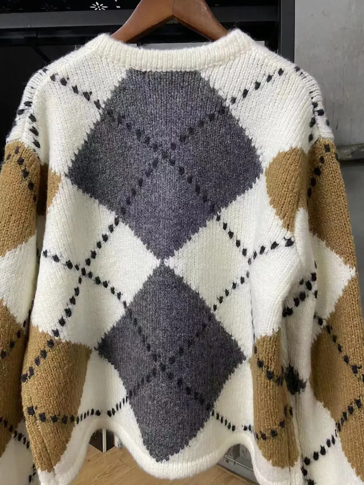 Этнический осенний новый стиль студенческого леди с ромбами - Фотография_5