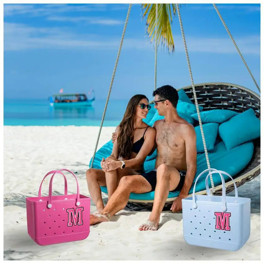 Подвеска для сумки bogg с розовыми буквами - Фотография_4