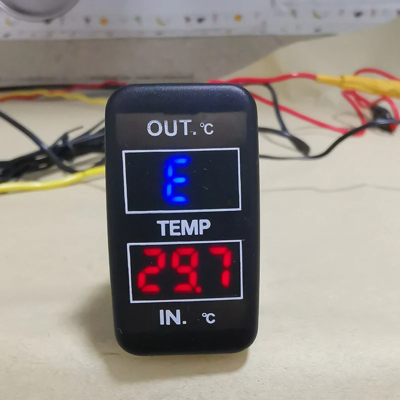 Двойной температурный дисплей внутри и снаружи автомобиля - Фотография_2