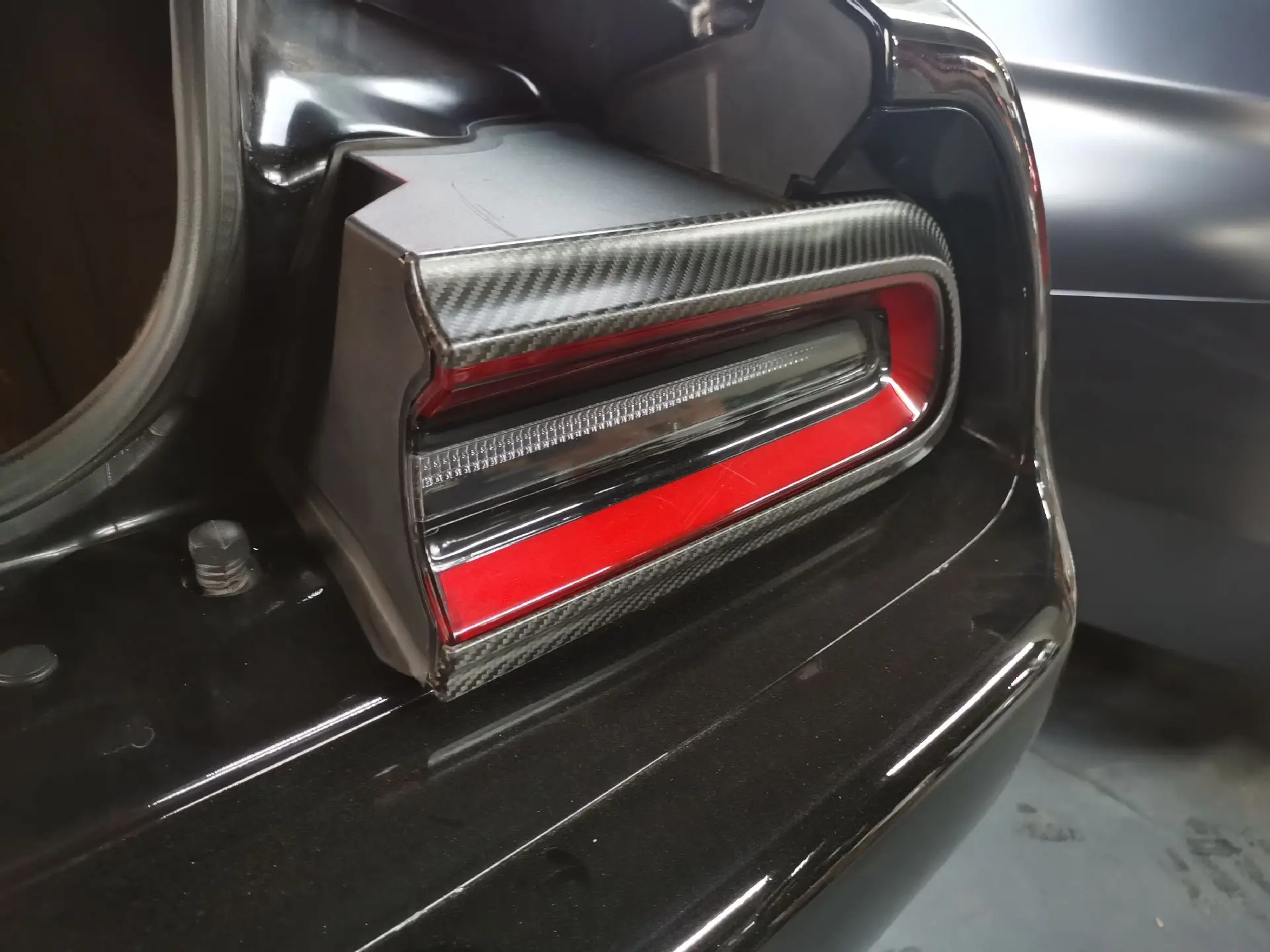 Для dodge challenger dry задний фонарь из углеродного волокна - Фотография_4