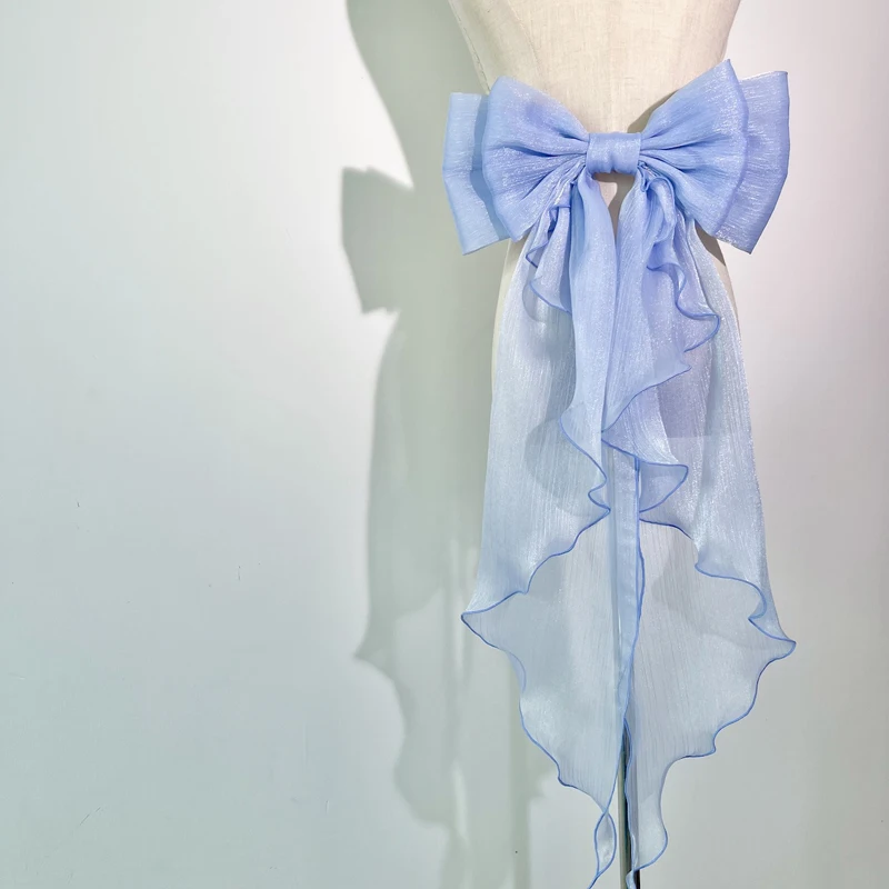 Блестящий шелковый двухслойный бант со шлейфом - Фотография_3
