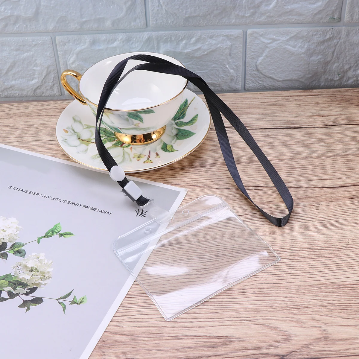 Прозрачная сумка-держатель для удостоверения личности - Фотография_3