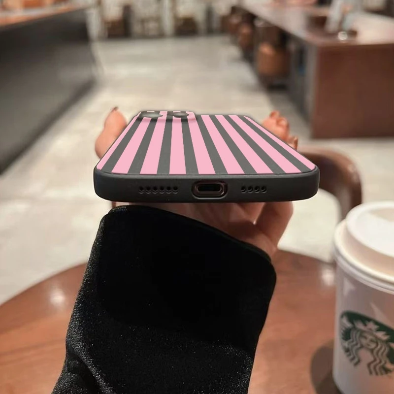 Minimalist pink stripe pattern - Фотография_6
