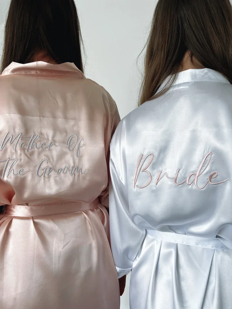 Персонализированные розовые халаты подружки невесты