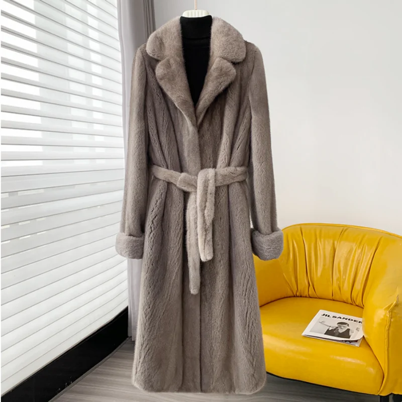 Новая модная женская шуба из натурального норкового меха с поясом - Фотография_3