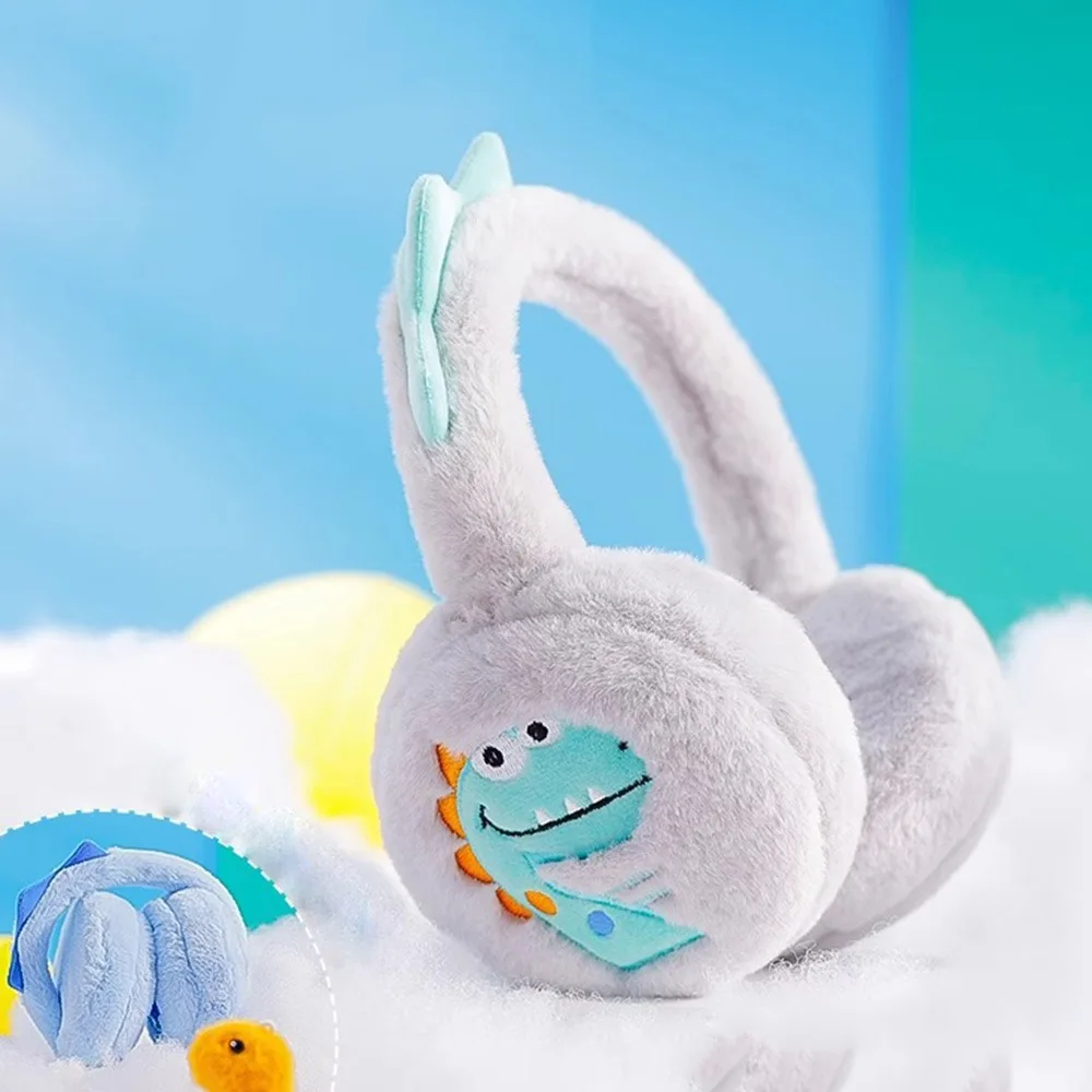 Теплые наушники с изображением маленького динозавра