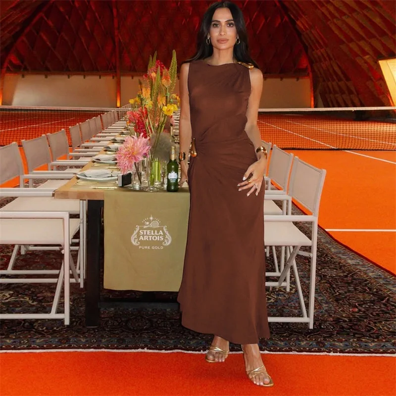 Модное коричневое женское платье для выпускного вечера