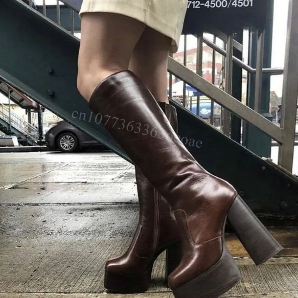 Коричневые ботинки на платформе с круглым носком