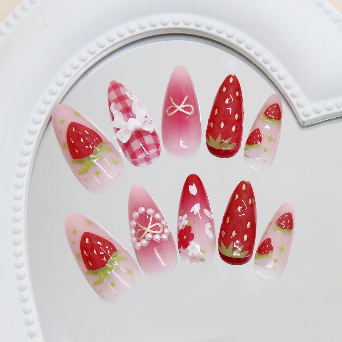 Накладные ногти sweet red strawberry press on nails 3d с розовым бантом - Фотография_2