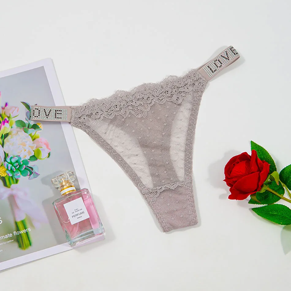 Элегантные модные женские трусики из кружева и сверкающих кристаллов - Фотография_3