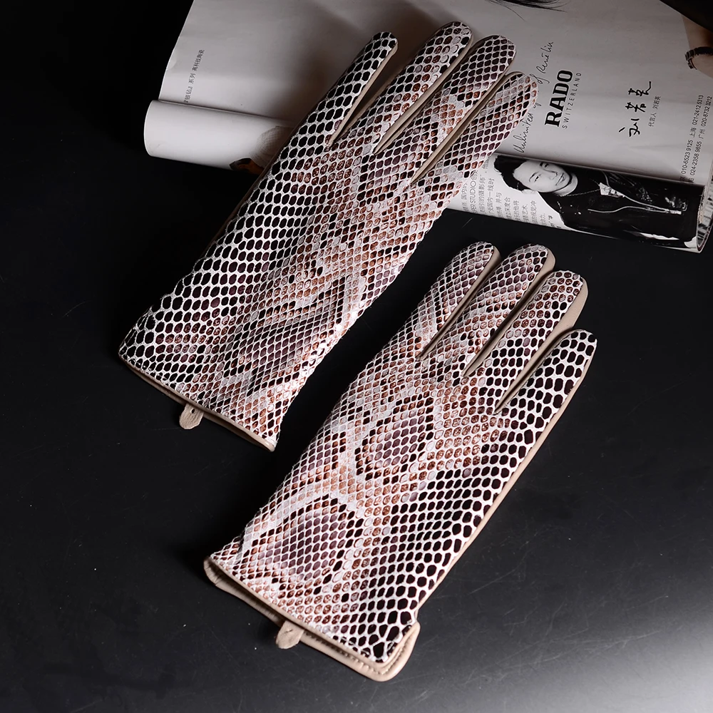 Женские зимние теплые бежевые элегантные