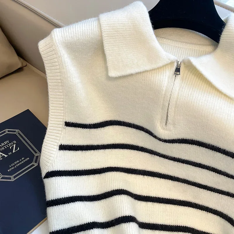 Женский трикотажный жилет в полоску - Фотография_4