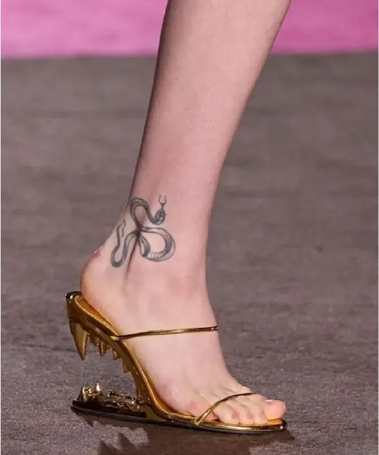 Европейские и американские сандалии с металлическими зубьями - Фотография_6