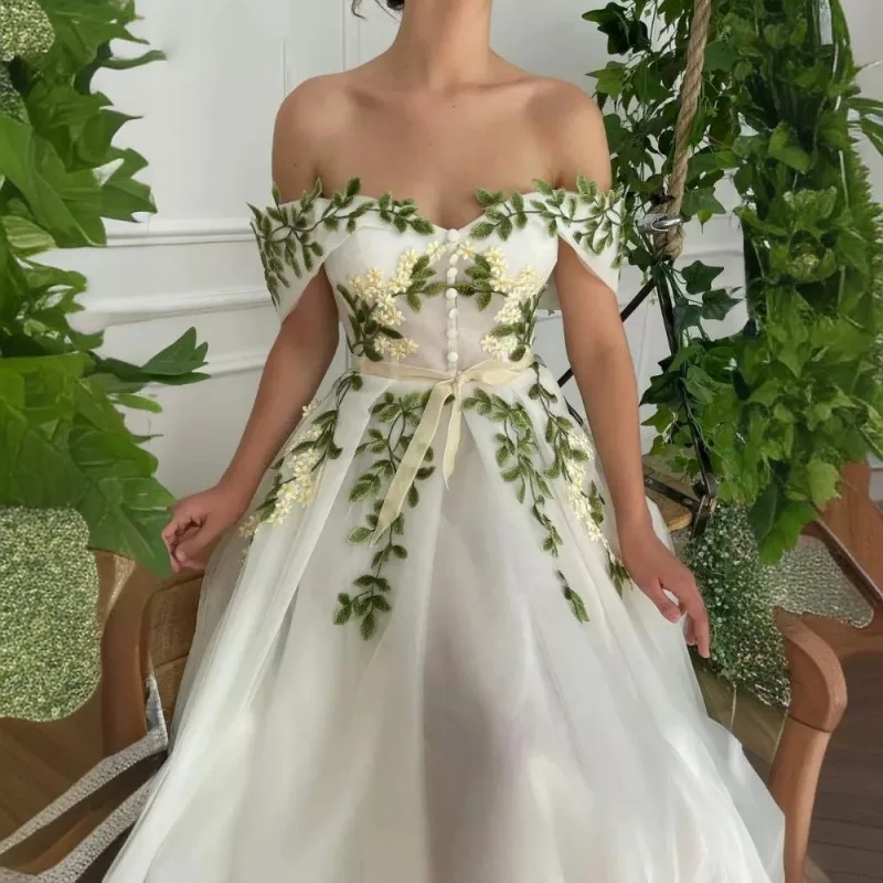 Банкетное вечернее платье 2025