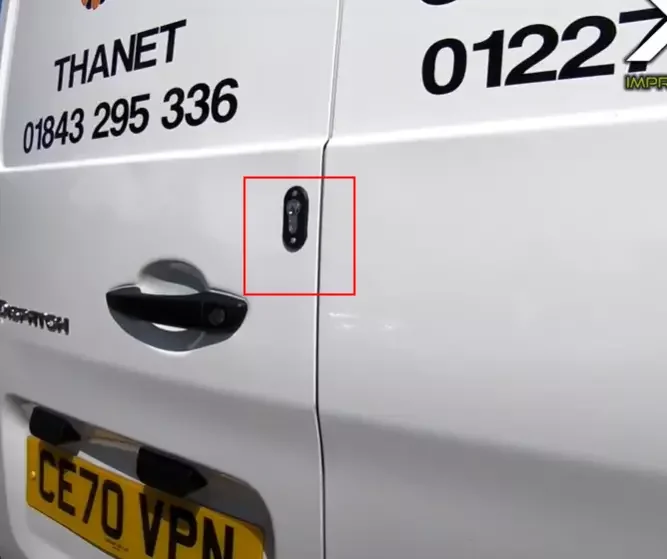 Противоугонный ложный замок для задней двери - Фотография_6