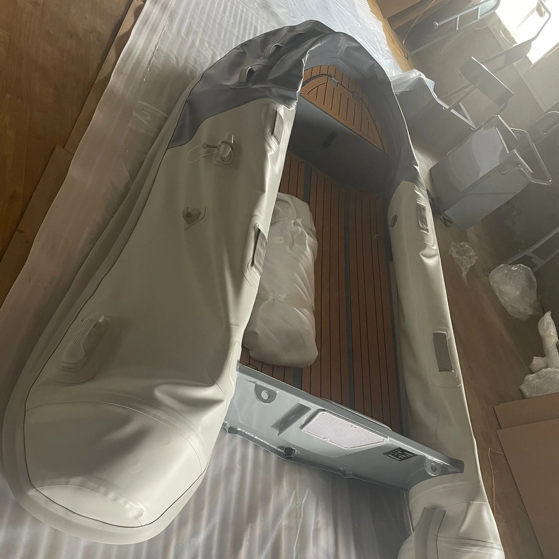 Небольшая дешевая надувная лодка - Фотография_5