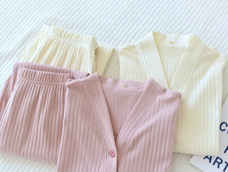 Кардиган с v-образным вырезом и воротником - Фотография_6