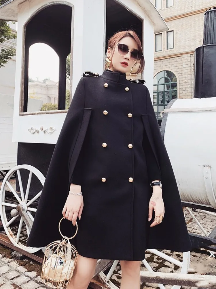 Женская двубортная накидка средней длины - Фотография_3