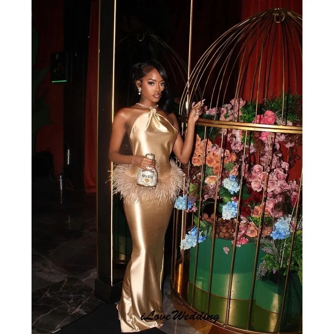 Золотое платье для выпускного вечера с перьями без рукавов 2025 - Фотография_2