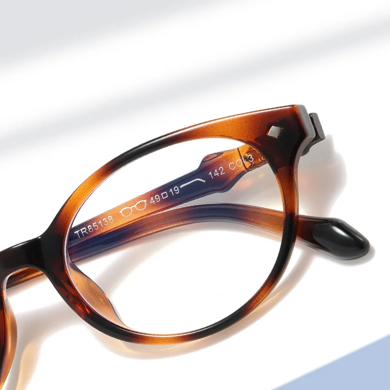 Ультралегкие очки в японском стиле в стиле ретро с защитой от синего света - Фотография_4