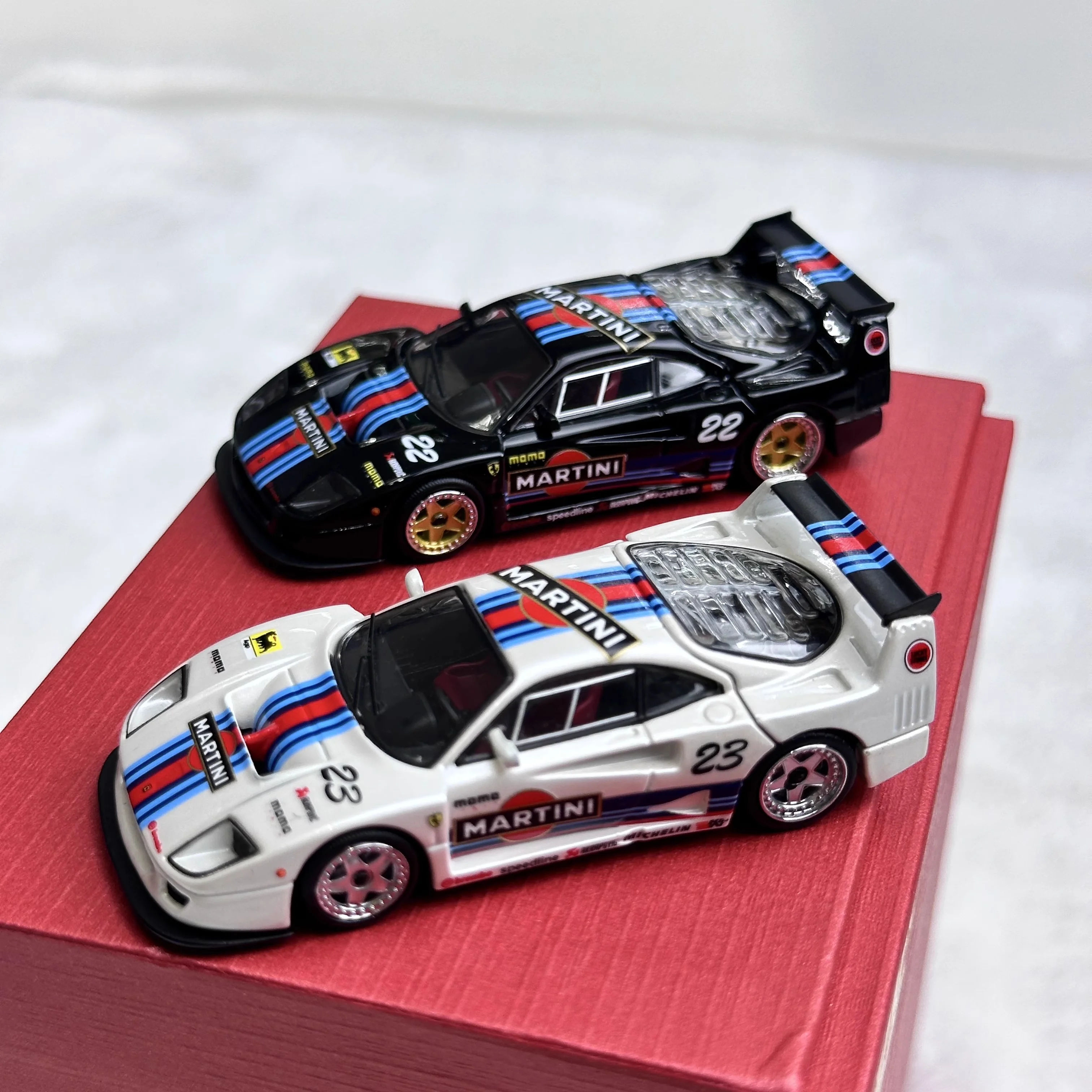 Sh модель 1:64 f40 lm martini stance
