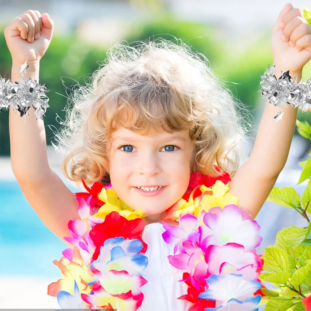 Металлические наручные цветы