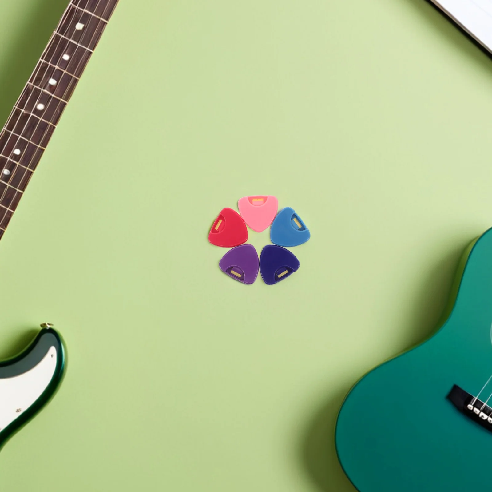 Портативный держатель для медиаторов