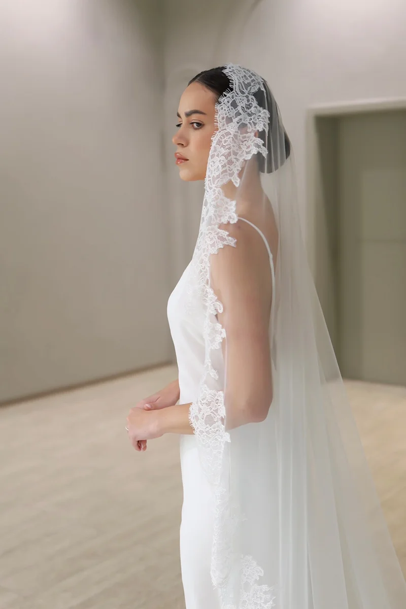 Кружевная фата mantilla