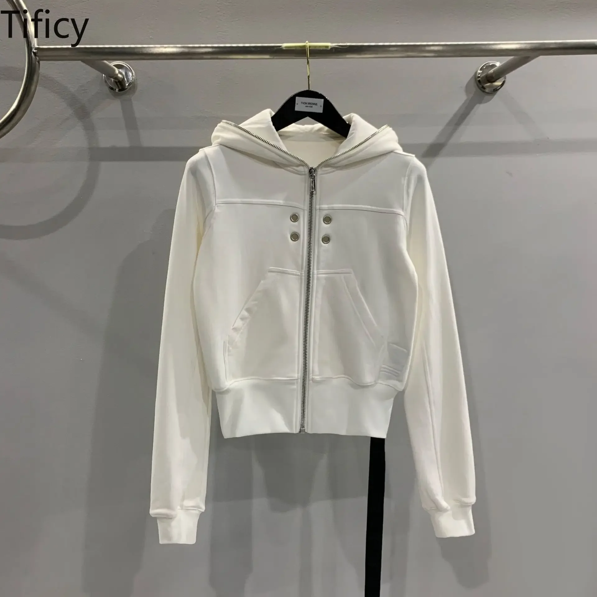 Черная женская толстовка с капюшоном в стиле high street tificy - Фотография_4