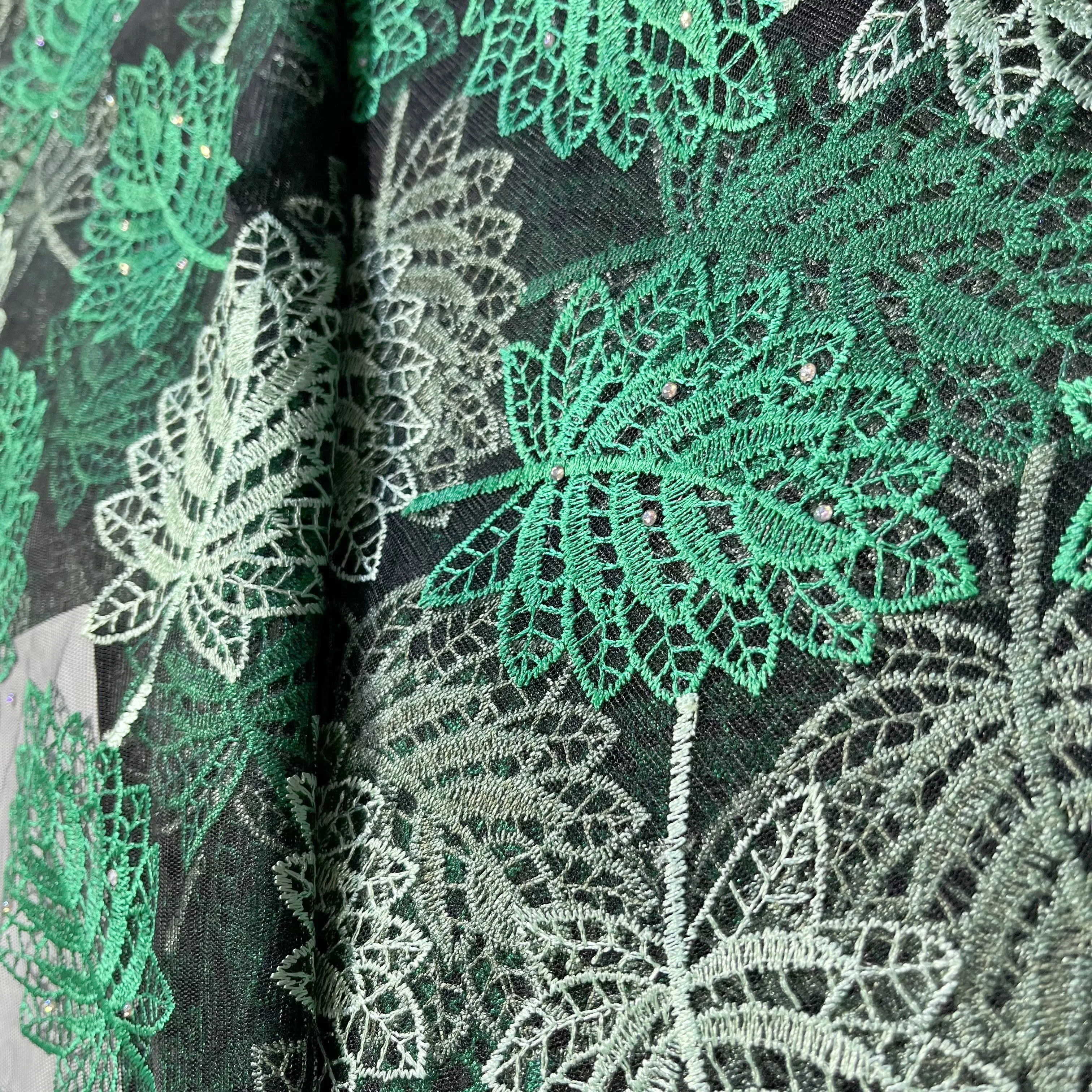 Зеленая свадебная нигерийская сетчатая ткань - Фотография_3