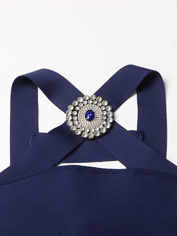 Женское однотонное мини-платье с v-образным вырезом - Фотография_4