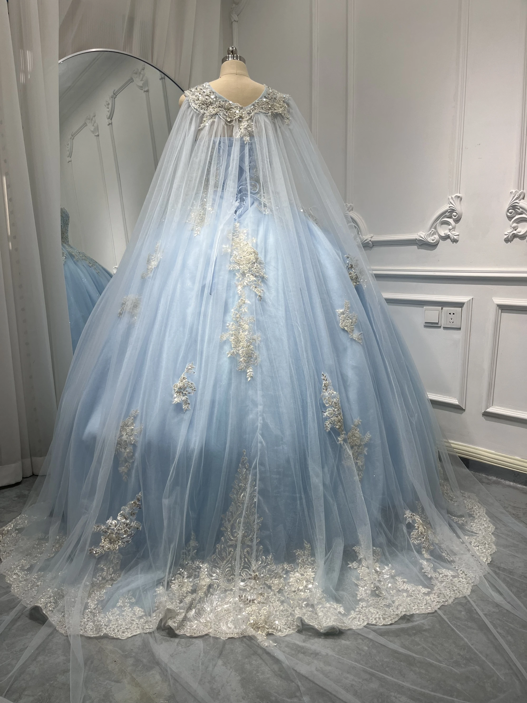 Небесно-голубое платье quinceanera