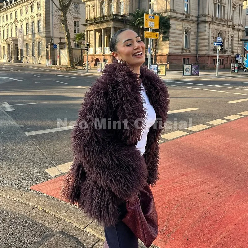 Г., трендовая бордовая куртка из искусственного монгольского овечьего меха - Фотография_2