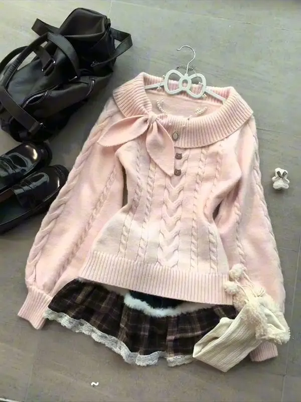 Милый вязаный свитер в консервативном - Фотография_2