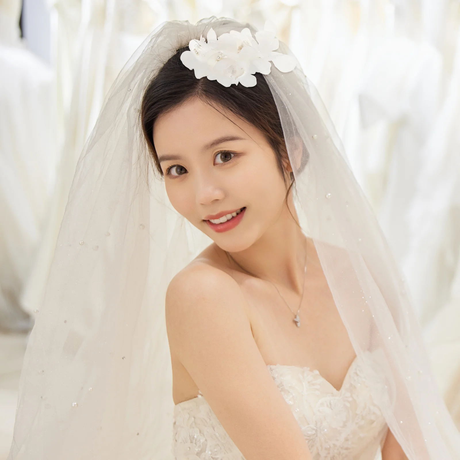 Свадебная заколка для волос из тюля ручной работы с цветком - Фотография_4