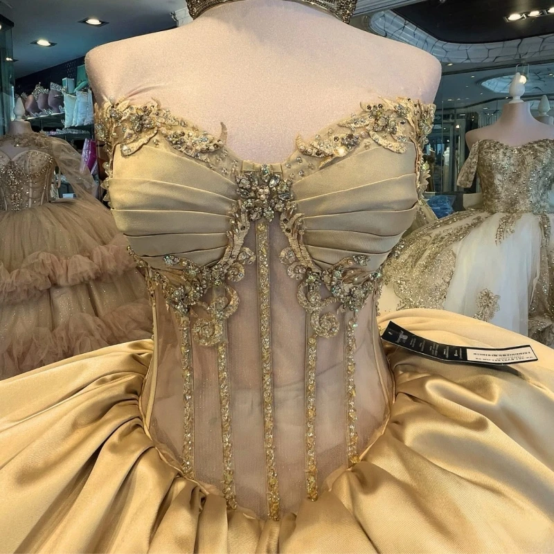 Блестящее бальное платье цвета шампанского - Фотография_3