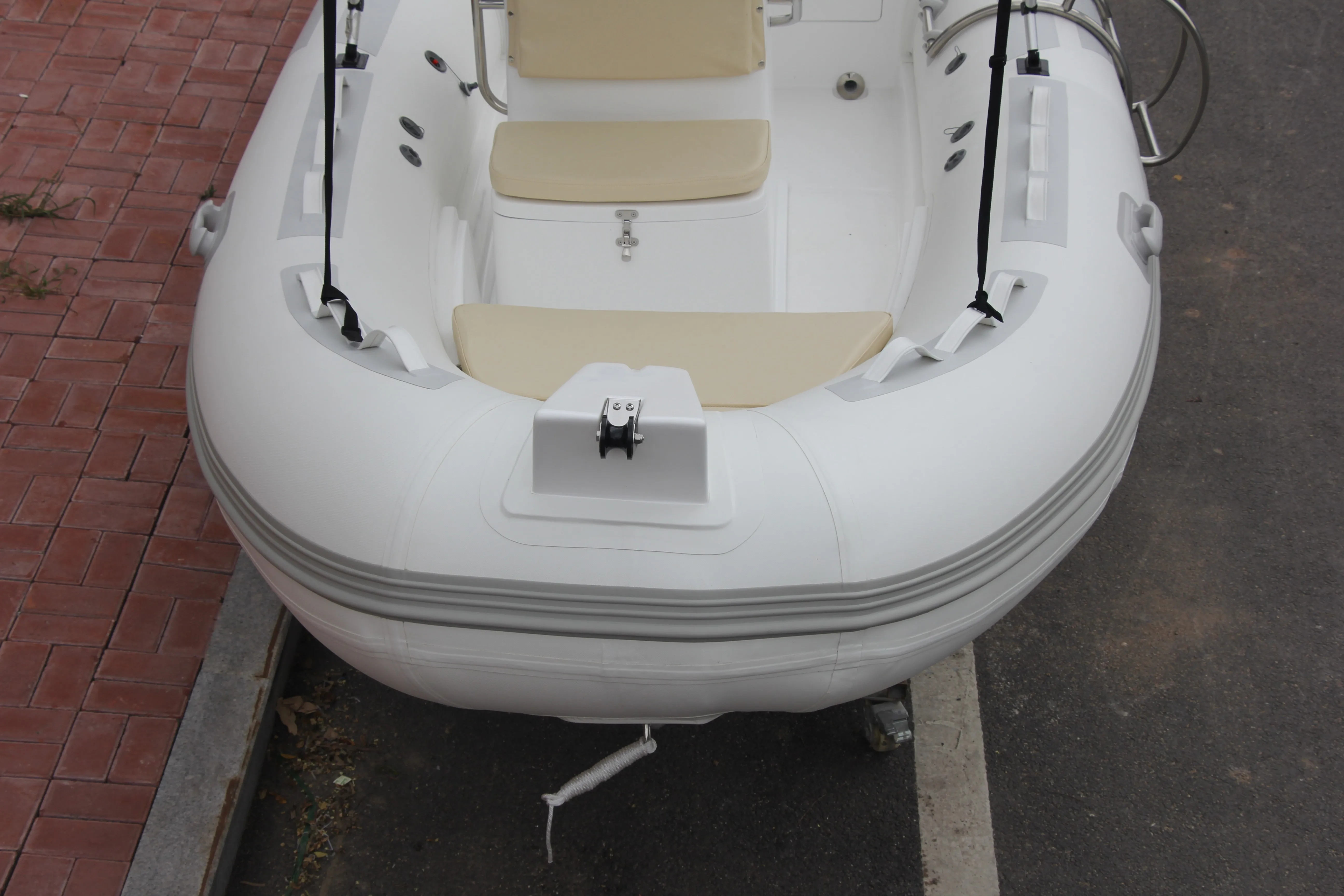 Сертифицированная ce лодка из стекловолокна с глубоким v-образным вырезом - Фотография_5