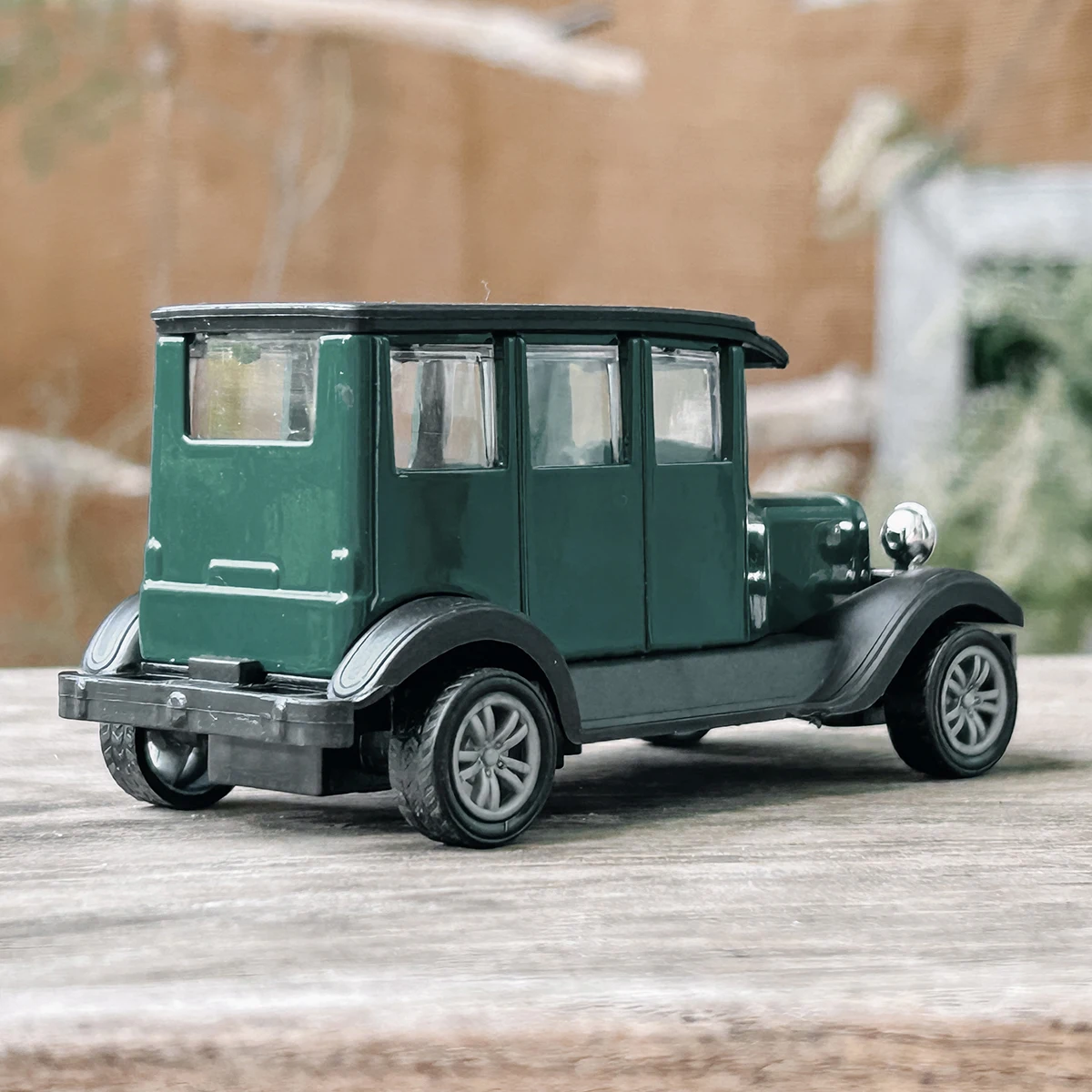 Винтажный литой автомобиль из сплава 1:43 - Фотография_2