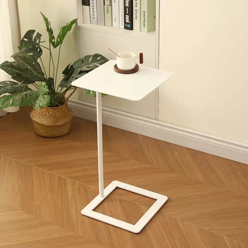 Минималистичный приставной столик для гостиной - Фотография_2