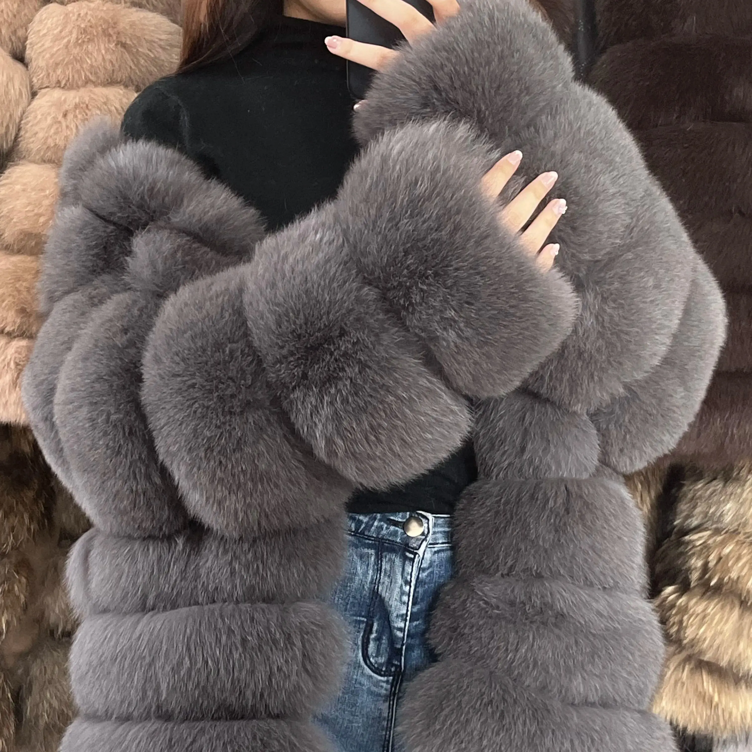 Женская зимняя теплая безрукавка из натуральной кожи - Фотография_2