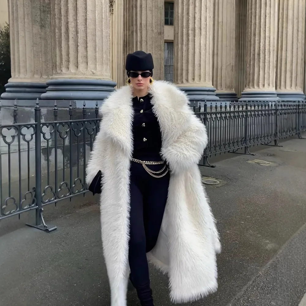 Модная пушистая теплая верхняя одежда